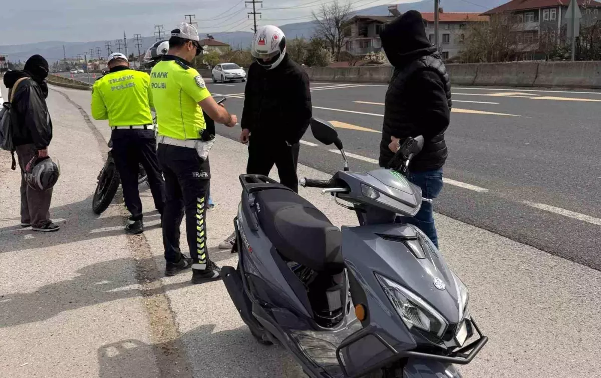 Motosiklet Denetimlerinde 17 Sürücüye Ceza Uygulandı