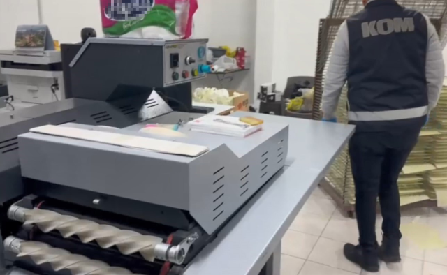 They set up a printing house and printed millions of lira in counterfeit dollars