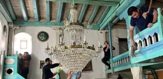 Bayburt'ta Üniversite Öğrencilerinden Camii Temizliği