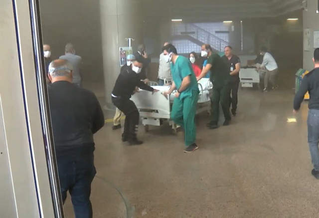 Akdeniz Üniversitesi Hastanesi'nde yangın! Hastalar tahliye ediliyor