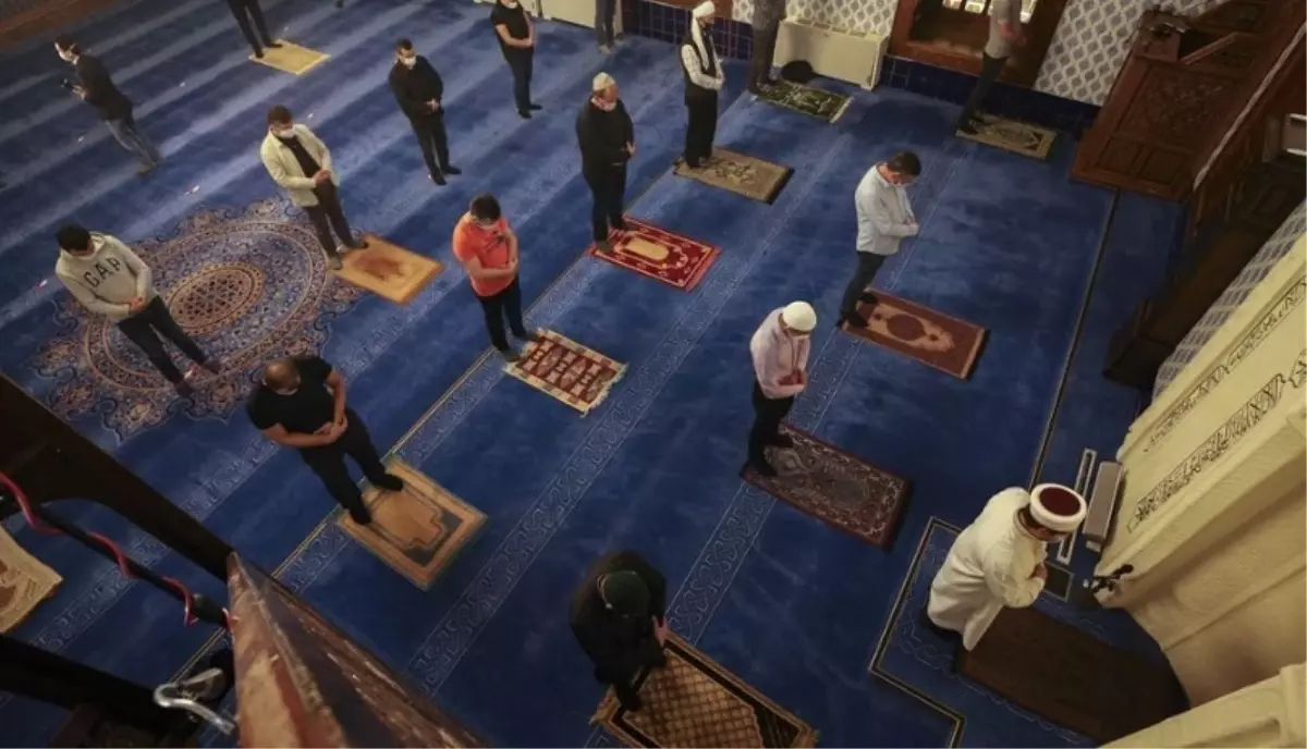 Namaz nasıl kılınır? Sabah,öğle, ikindi, akşam, yatsı vakit namazları nasıl kılınır (Diyanet)?
