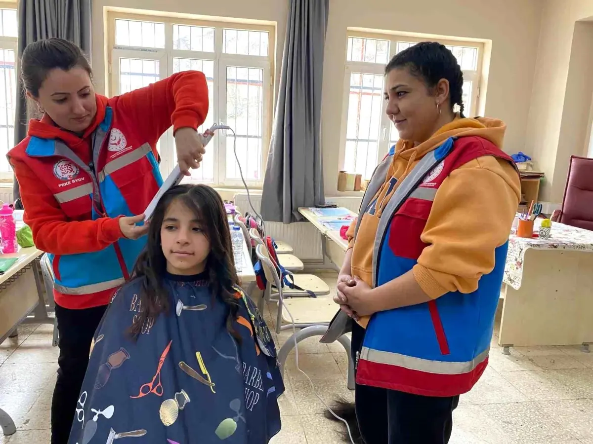 Feke'de Öğrencilere Bayram Tıraşı Sürprizi
