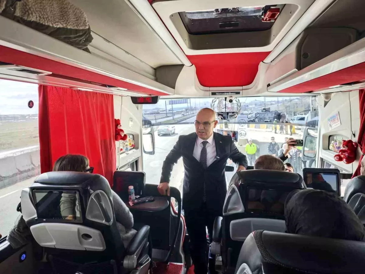 Ağrı Valisi Koç, Ramazan Bayramı Öncesi Trafik Denetimlerine Katıldı