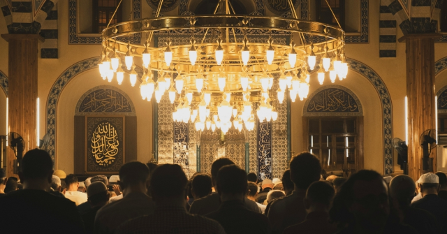 BAYRAM NAMAZI SAATLERİ 2025: Ramazan Bayramı Bayram namazı saat kaçta? Bayram namazı nasıl kılınır, kaç rekat? Diyanet il il Bayram namazı saatleri!