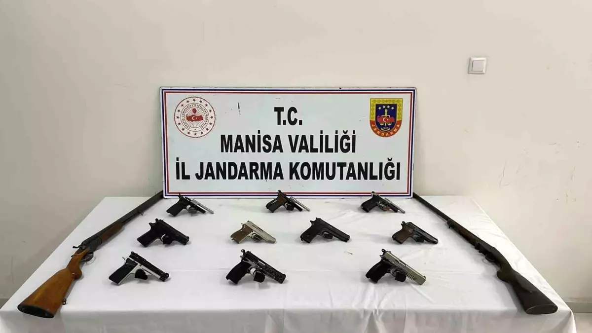 Akhisar'da Yasadışı Silah Ticareti Operasyonu: 6 Gözaltı