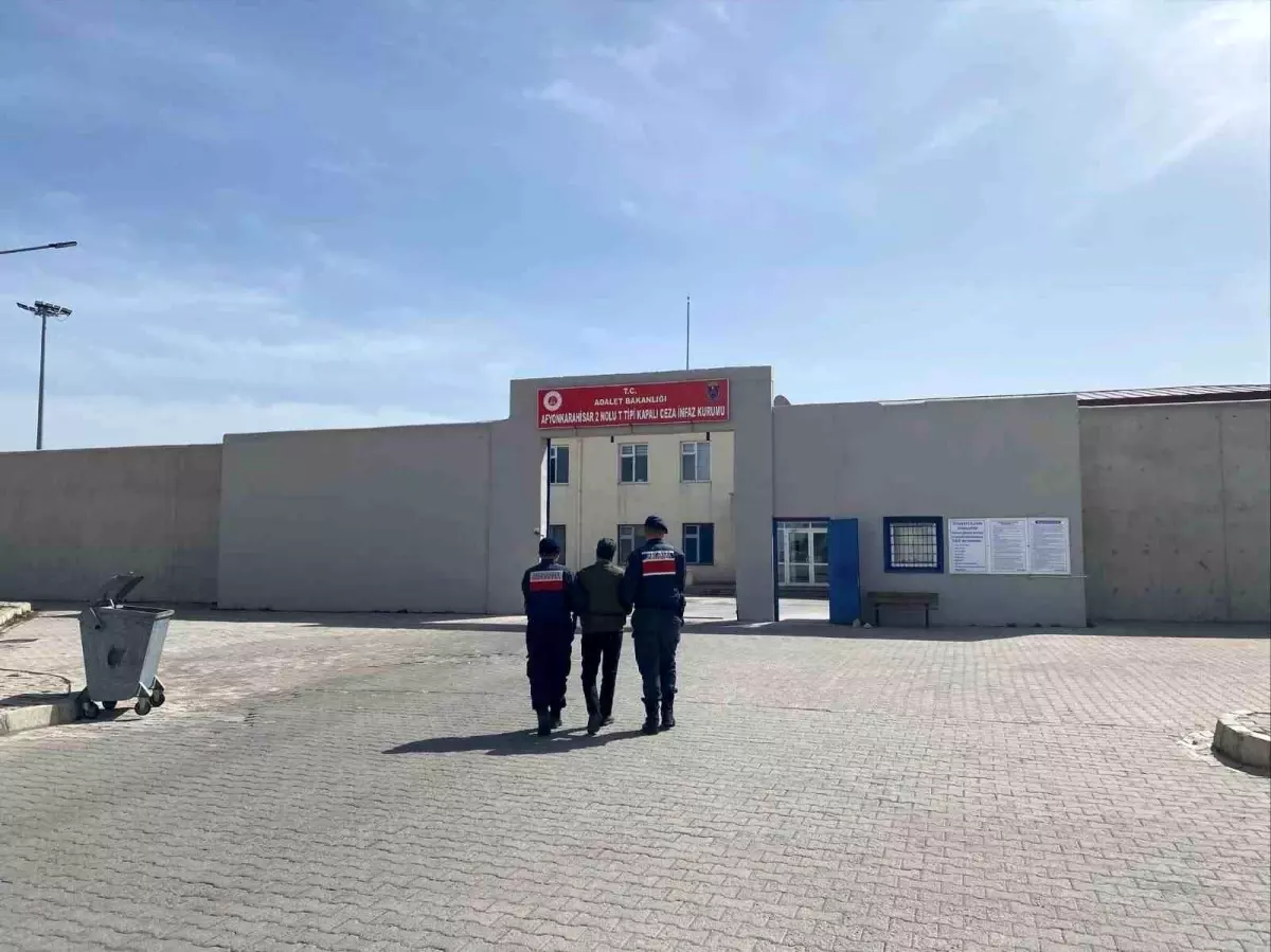 Kaçakçılıktan Aranan Şahıs Afyonkarahisar'da Yakalandı