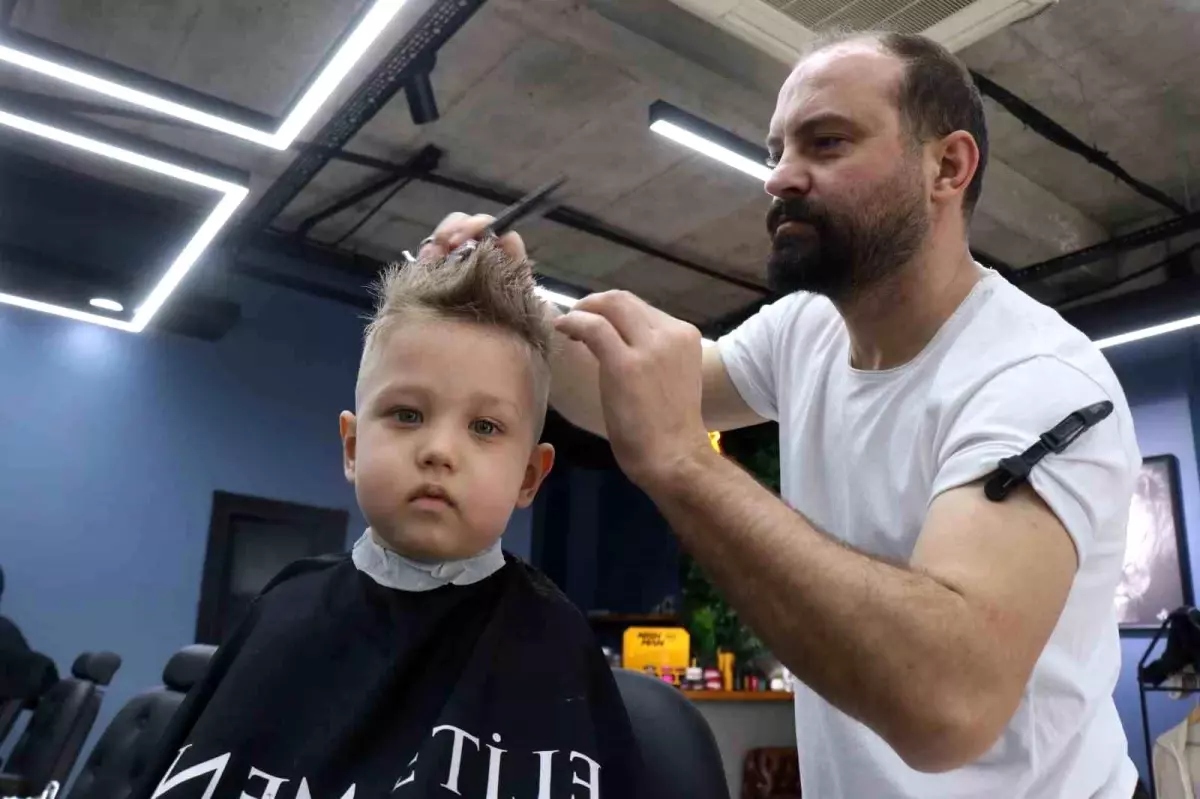 Sakarya'da Berber ve Kuaförler Bayram Yoğunluğunda Mesai Saatlerini Uzattı
