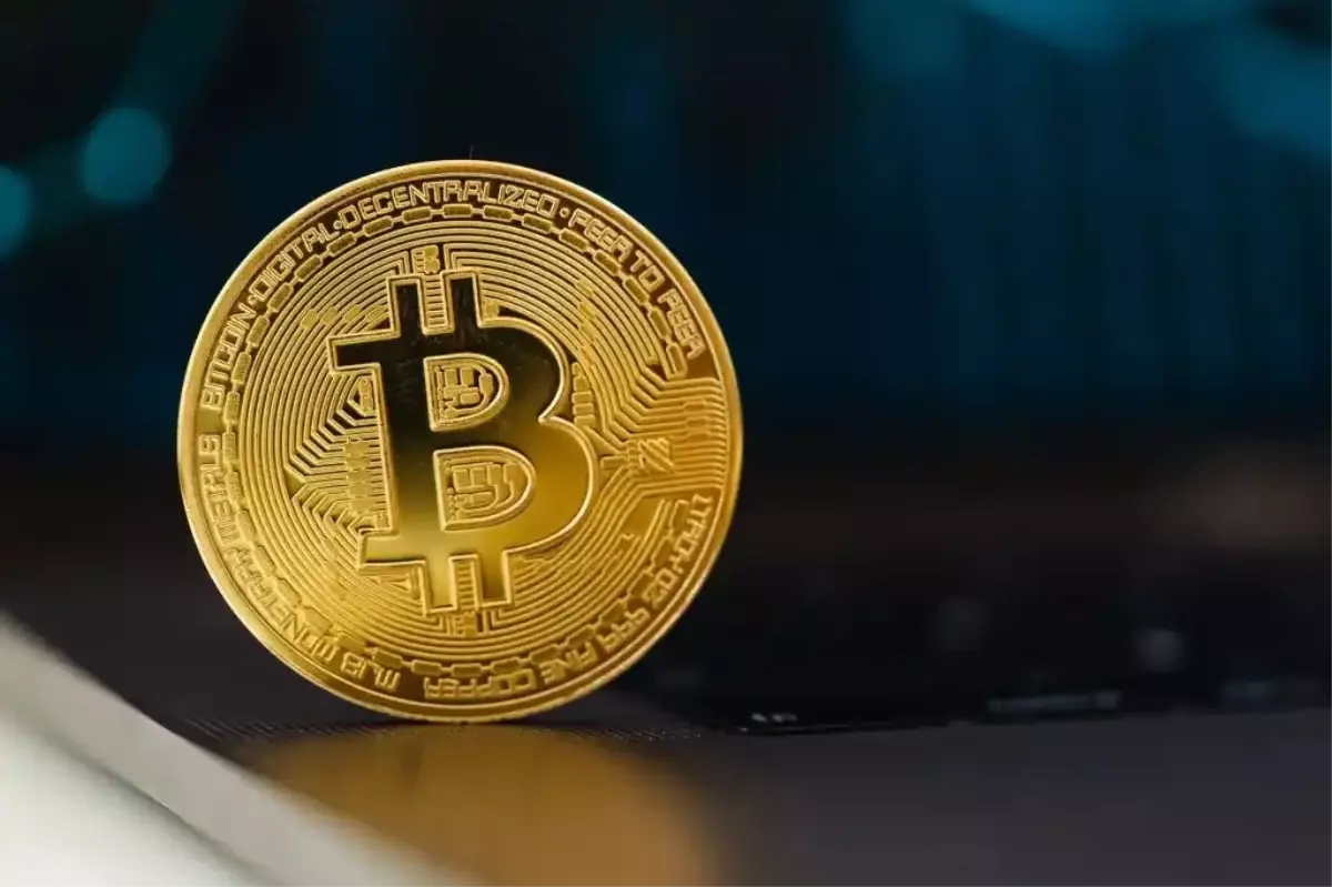 Bitcoin hakimiyeti rekora koşarken altcoin sezonu erteleniyor