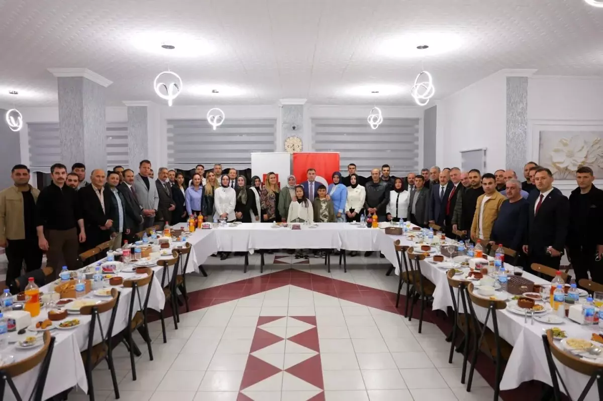Vali Eldivan, Ramazan İftarında Personelle Bir Araya Geldi