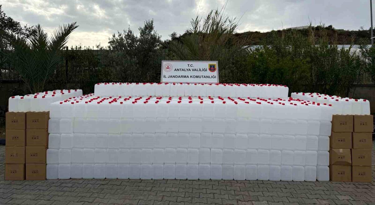 Antalya'da Sahte Alkol Operasyonu: 20 Bin Litre Etil Alkol Ele Geçirildi