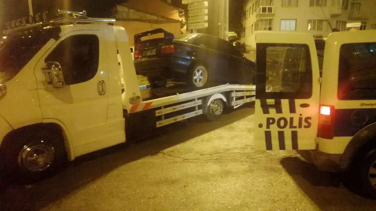 Isparta'da Polis Kaçışında Kaza: Sürücü Hafif Yaralandı