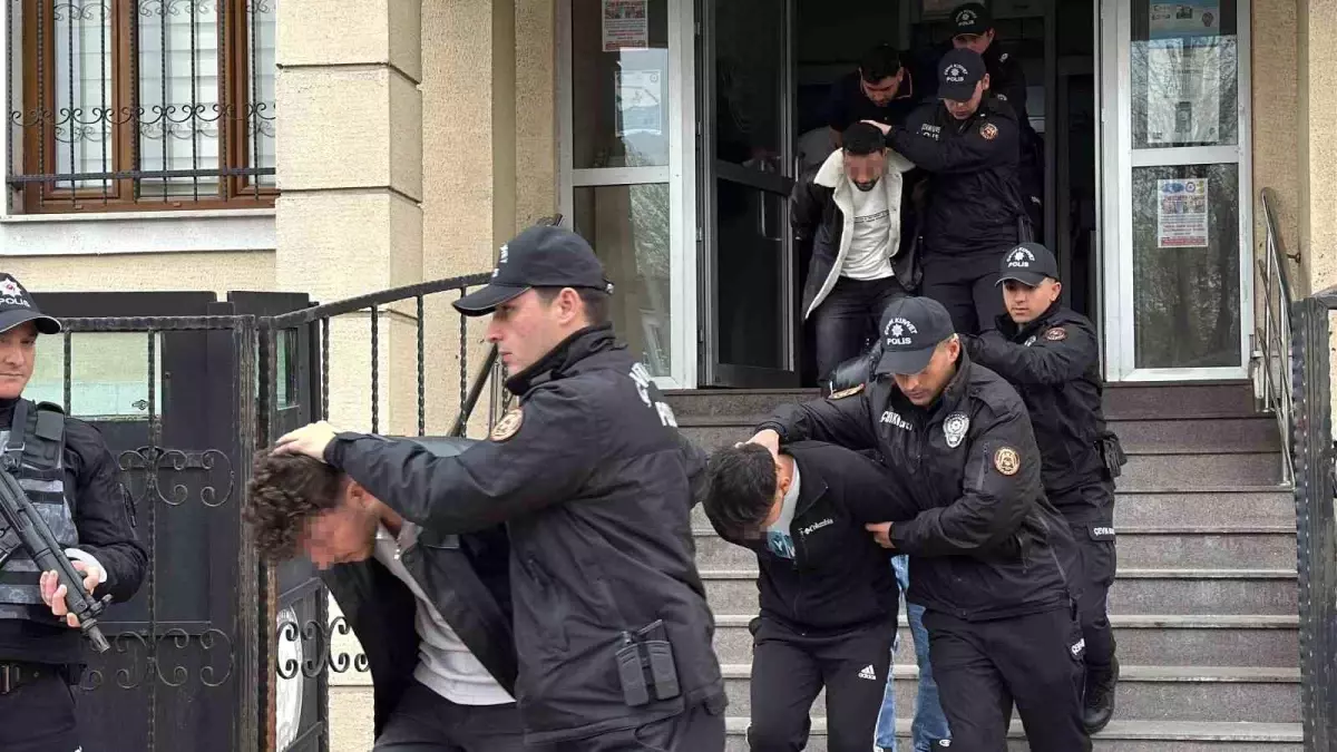 Adapazarı'nda Tekel Bayisinde Dehşet Anları: 19 Şüpheli Adliyeye Sevk Edildi