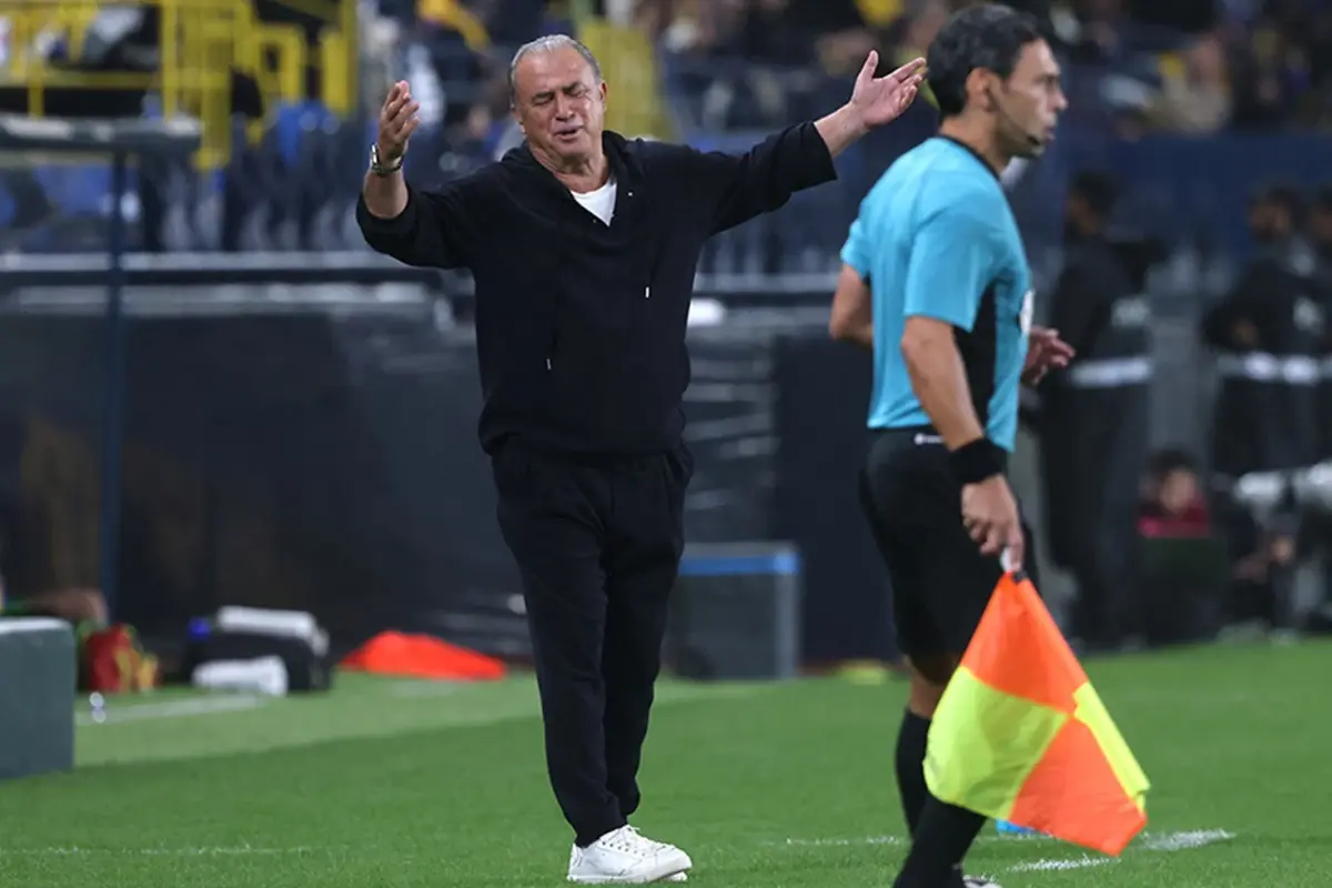 7 dakikada hayalleri suya düşen Fatih Terim çıldırdı: Utanç verici