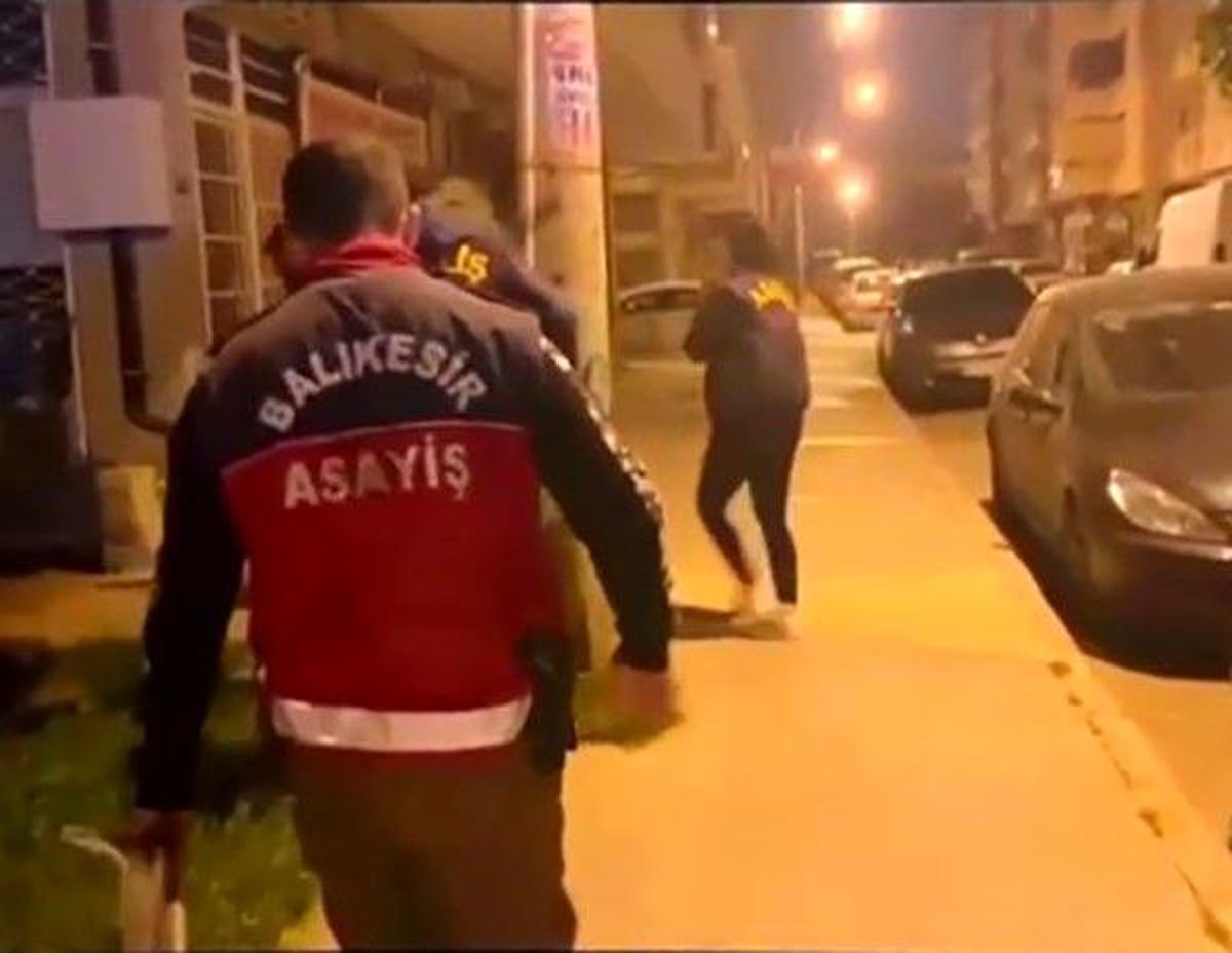Balıkesir'de Eş Zamanlı Dolandırıcılık Operasyonu: 11 Şüpheli Yakalandı