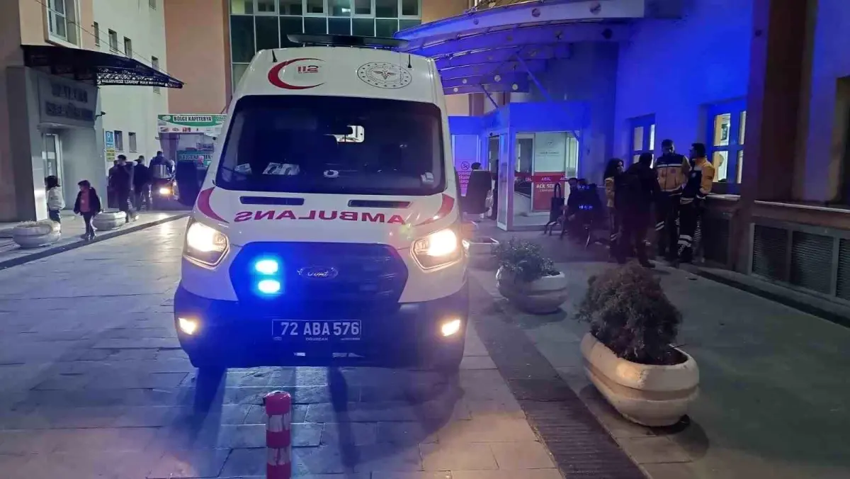 Batman'da Merdiven Boşluğuna Düşen Genç Kız Ağır Yaralandı