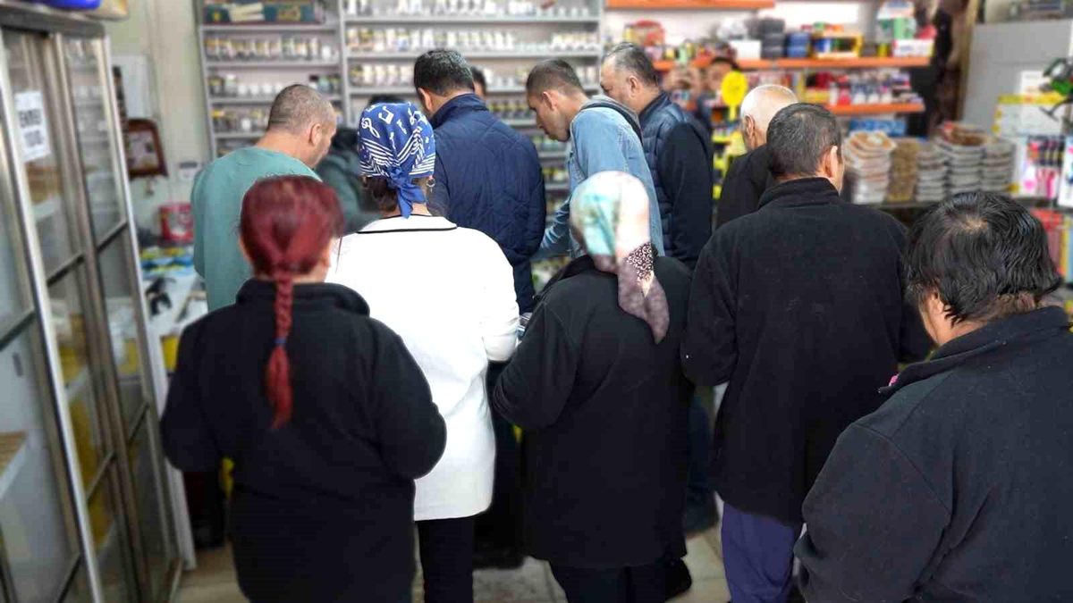 Kırıkkale'de 'Alışveriş Yapmayın' Çağrısına Karşı Yerli Esnafa Destek