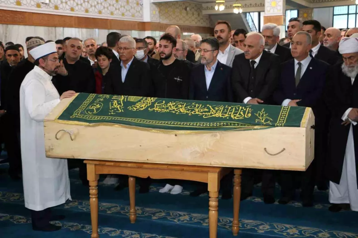 Et ve Süt Kurumu Başkanı Mustafa Kayhan Diyarbakır'da Son Yolculuğuna Uğurlandı