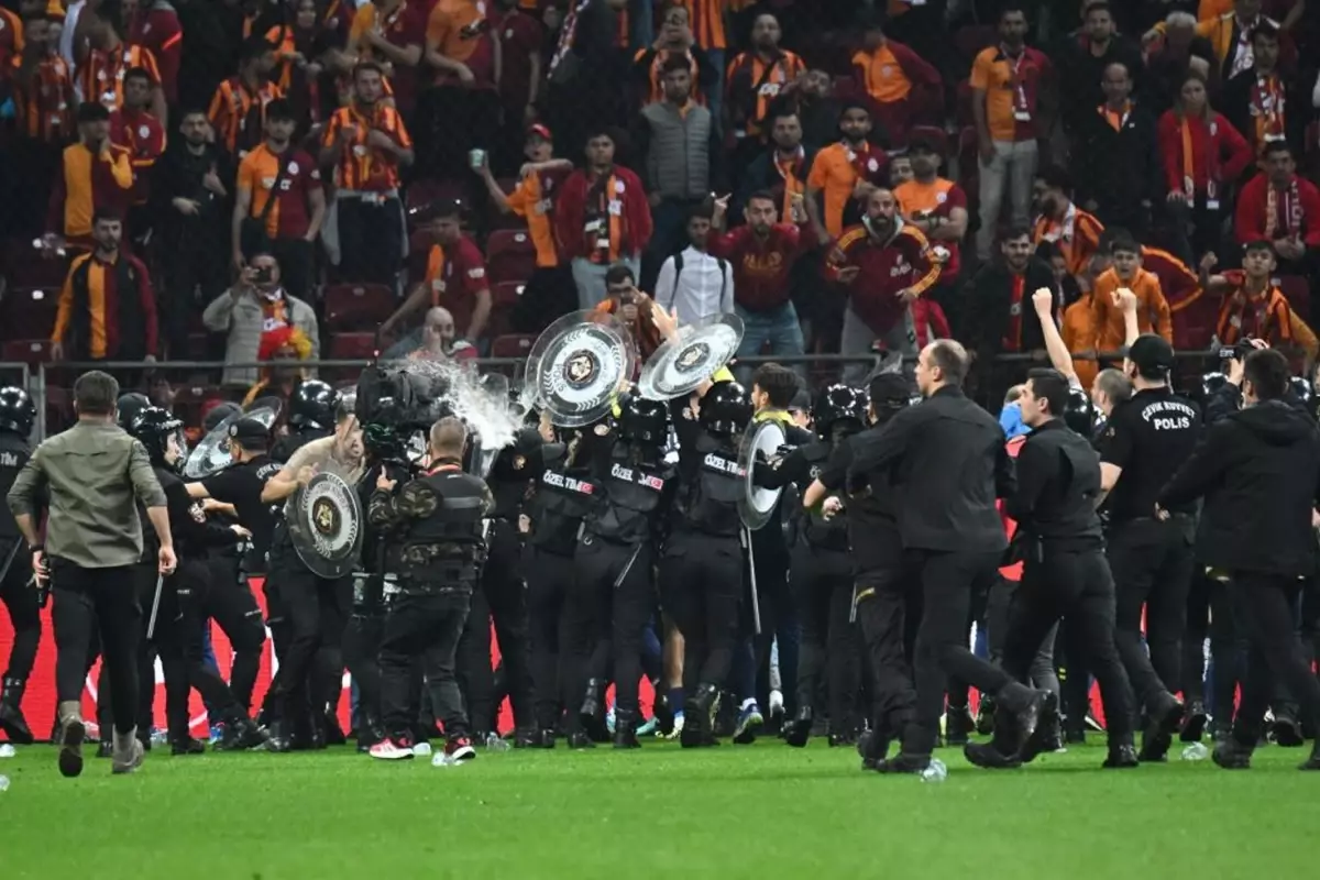 Fenerbahçe-Galatasaray derbisine yoğun polis önlemi