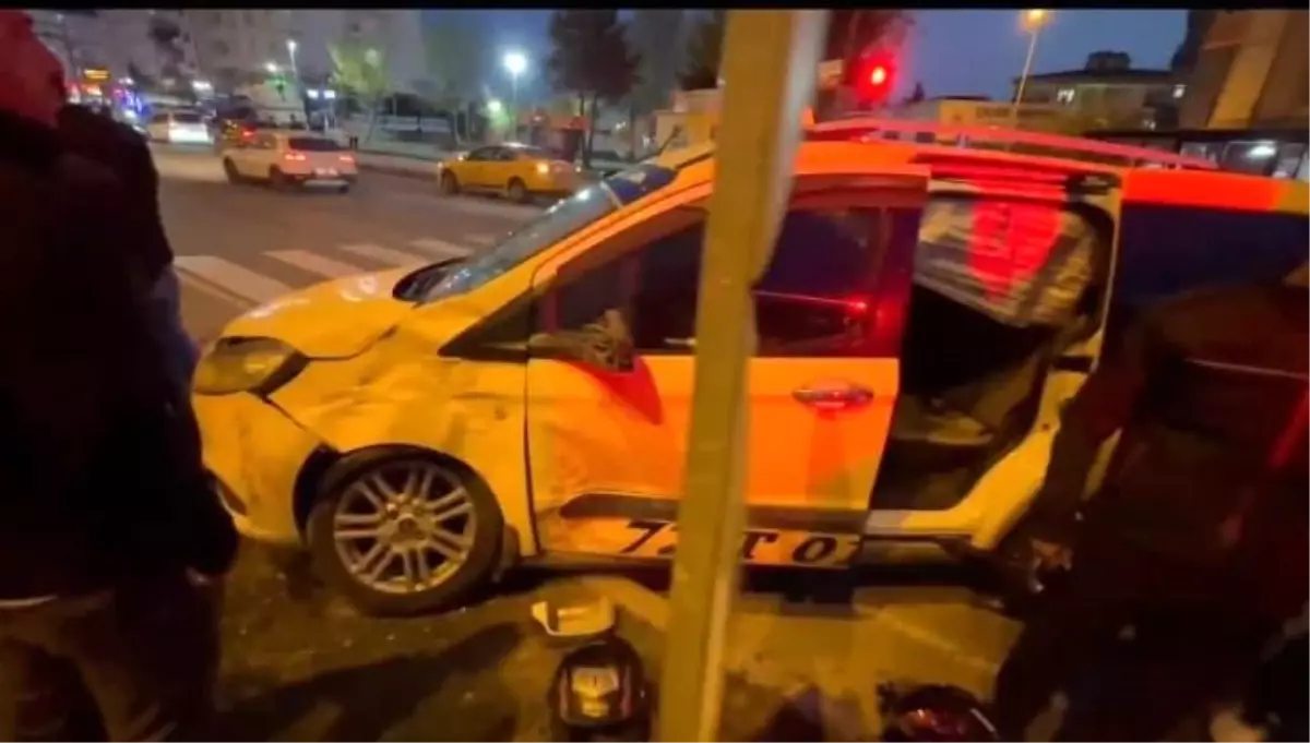 Batman'da Ticari Taksi ile ATV Çarpıştı: 2 Yaralı