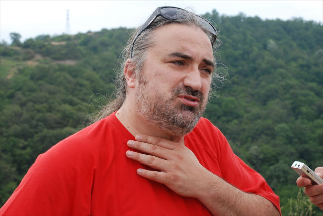 Volkan Konak'ın son yolculuğunda izdiham! Vasiyeti yerine getirildi Volkan Konak'ın son yolculuğunda izdiham! Vasiyeti yerine getirildi