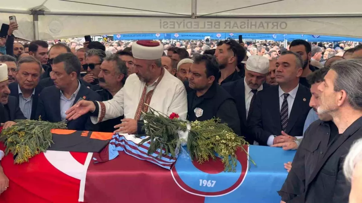 Volkan Konak, Vasiyeti Üzerine Ceviz Ağacının Altına Defnedildi
