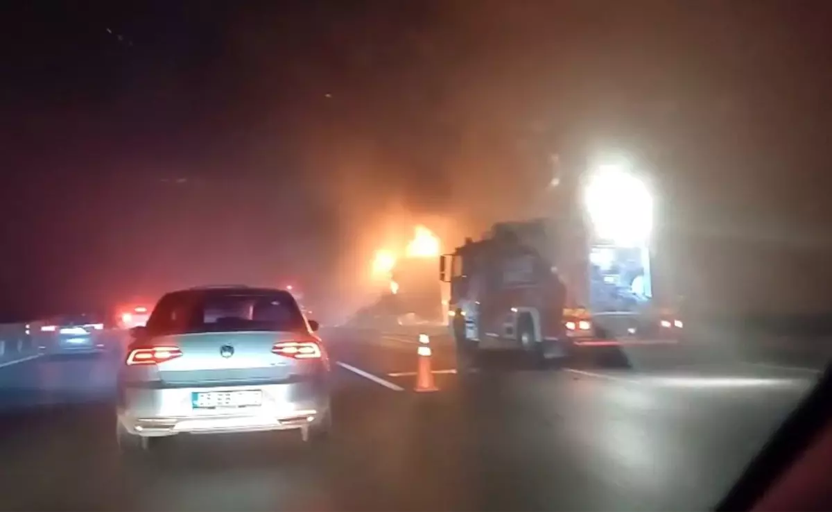 Yavuz Sultan Selim Köprüsü'nde Tır Yangını