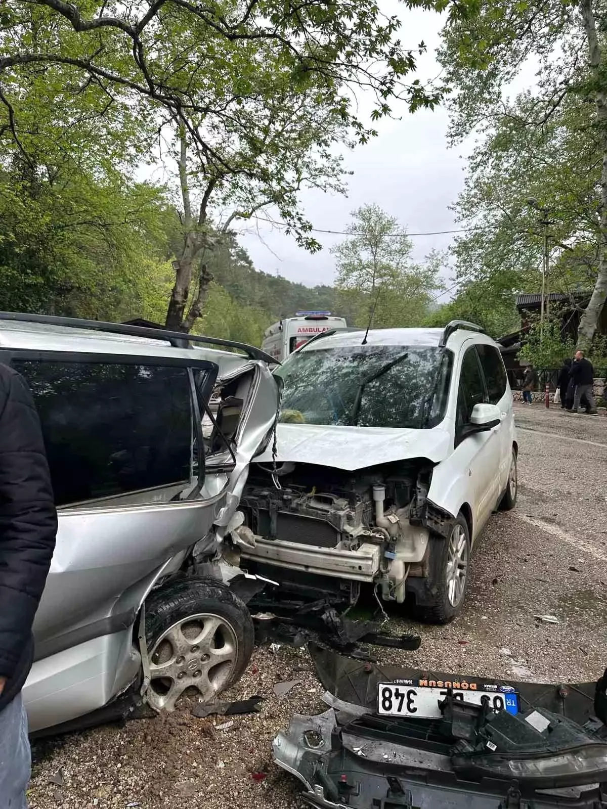 Adana'da Trafik Kazası: Cenazeden Dönen Aile Üyesi Nöbet Geçirerek Kaza Yaptı