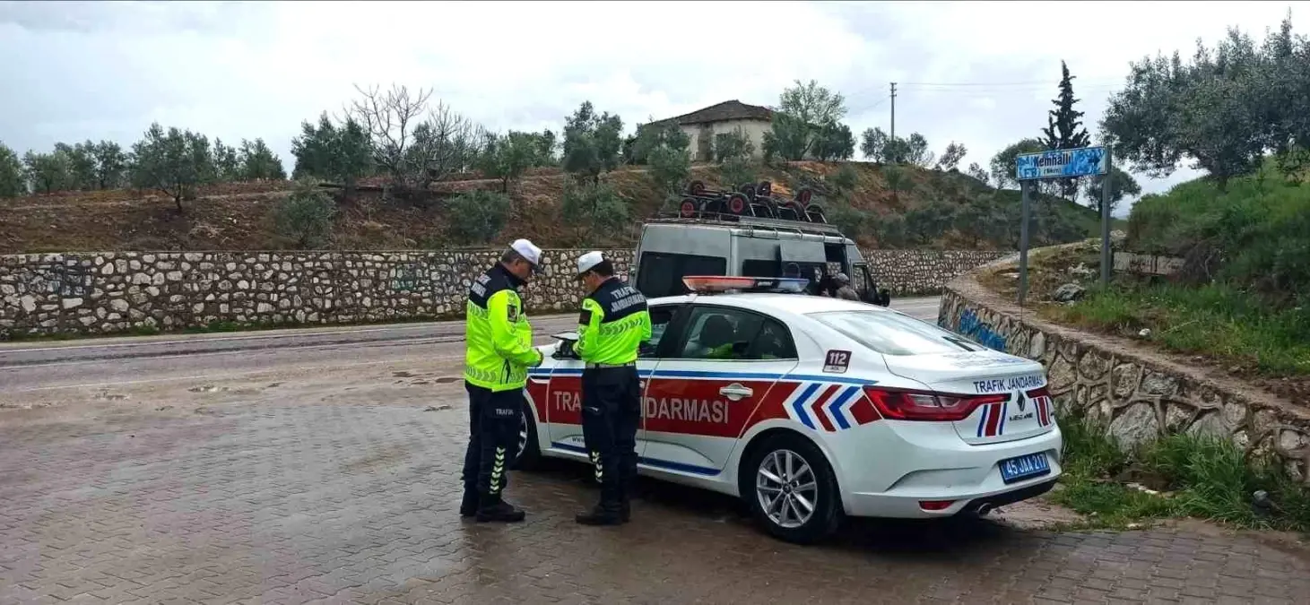 Manisa'da Ramazan Bayramı İçin Trafik Denetimleri Aralıksız Devam Ediyor
