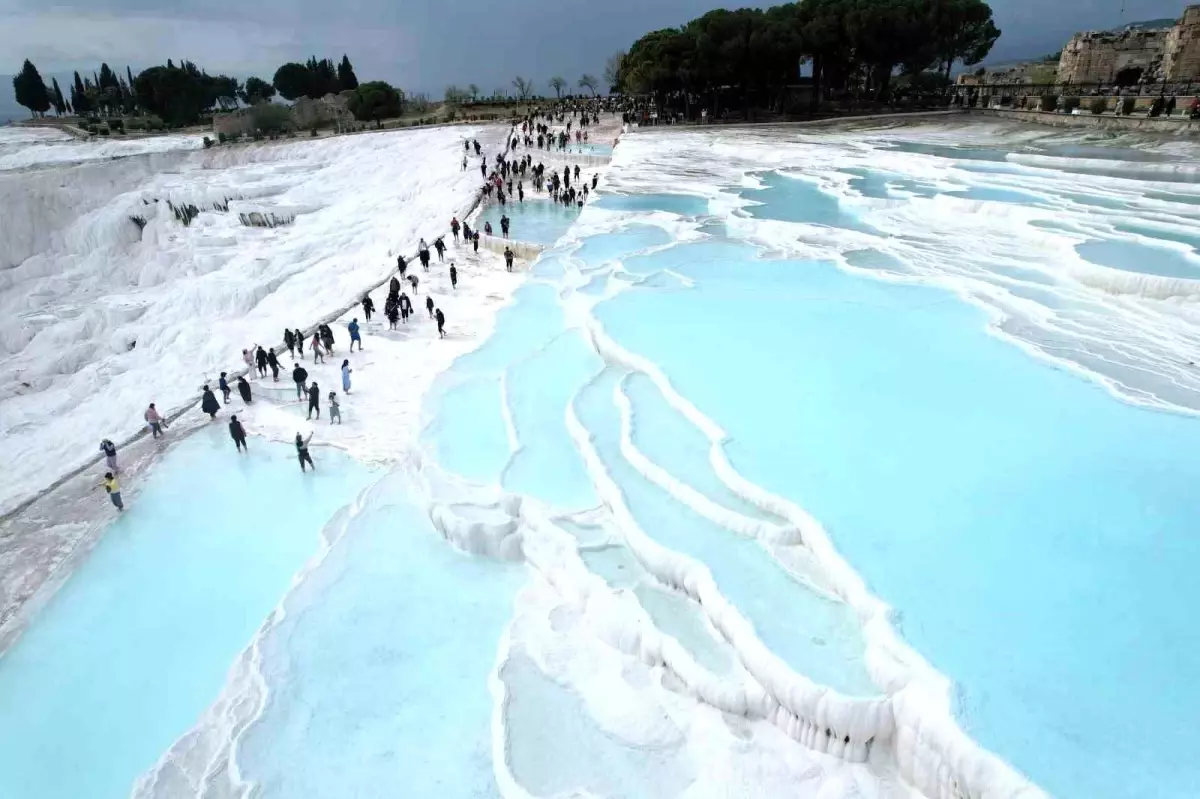 Pamukkale'de Ramazan Bayramı Yoğunluğu
