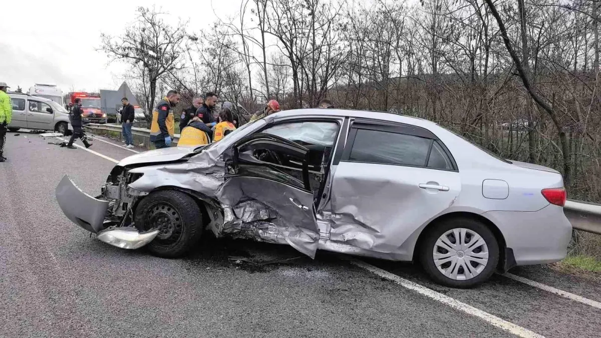 Bursa'da Trafik Kazası: 3 Yaralı
