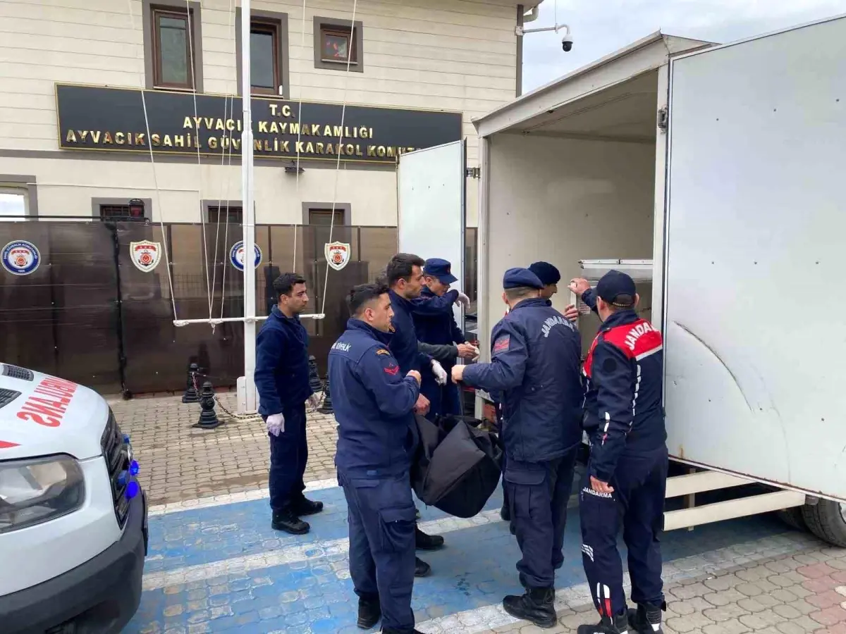 Çanakkale'de Kaçak Göçmen Botu Battı: 9 Ölü, 1 Kayıp
