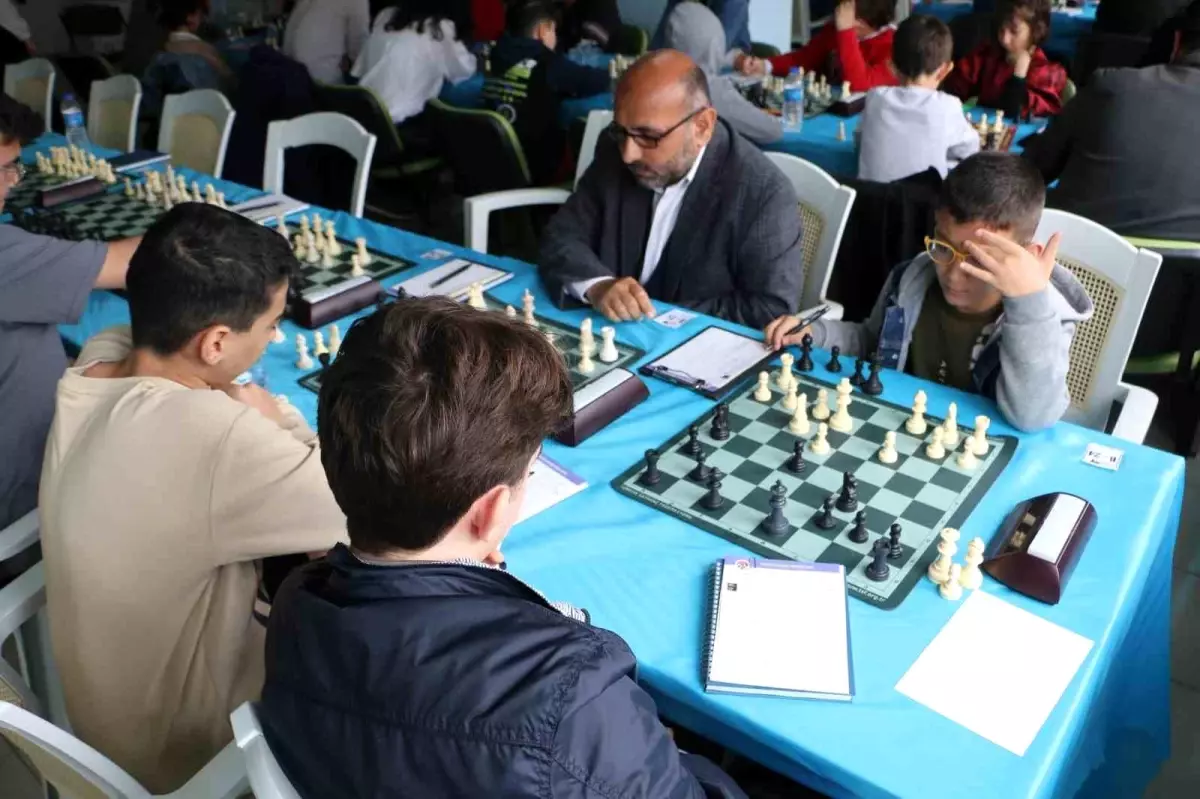 Diyarbakır'da Tarihi Satranç Turnuvası Başladı