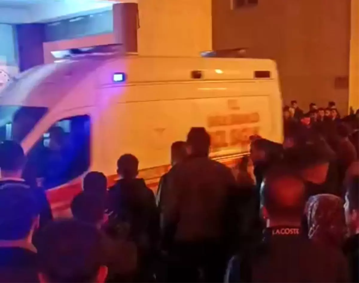 Hakkari'de Maden Ocağında Kamyon Devrildi: 2 Çocuk Babası Hayatını Kaybetti