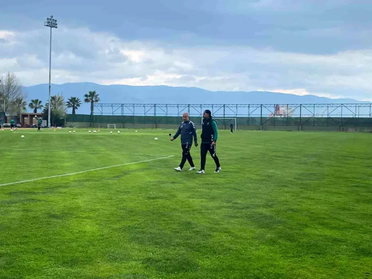 İsmet Taşdemir: Bandırmaspor Maçı İçin Hazırlıklarımız Sıkı