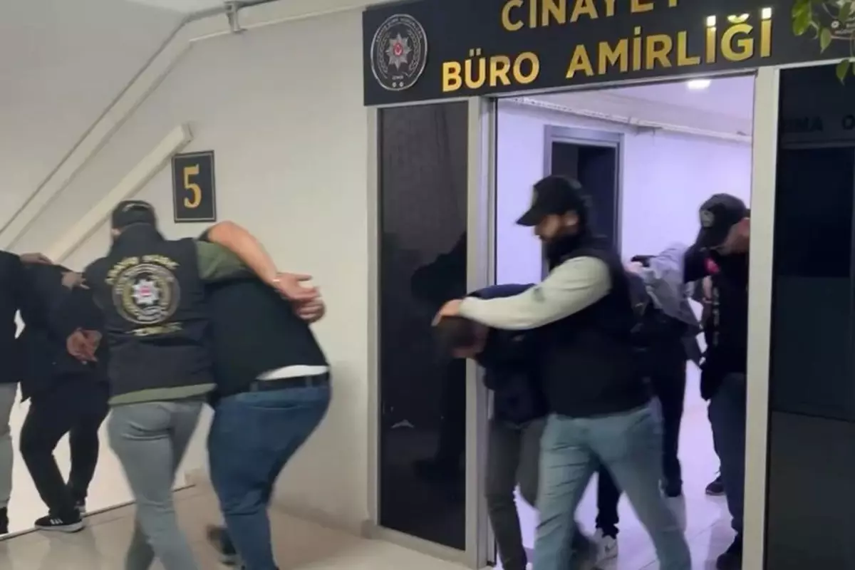 İzmir'de eğlence mekanında silahlı kavga: 3 ölü, 7 tutuklama