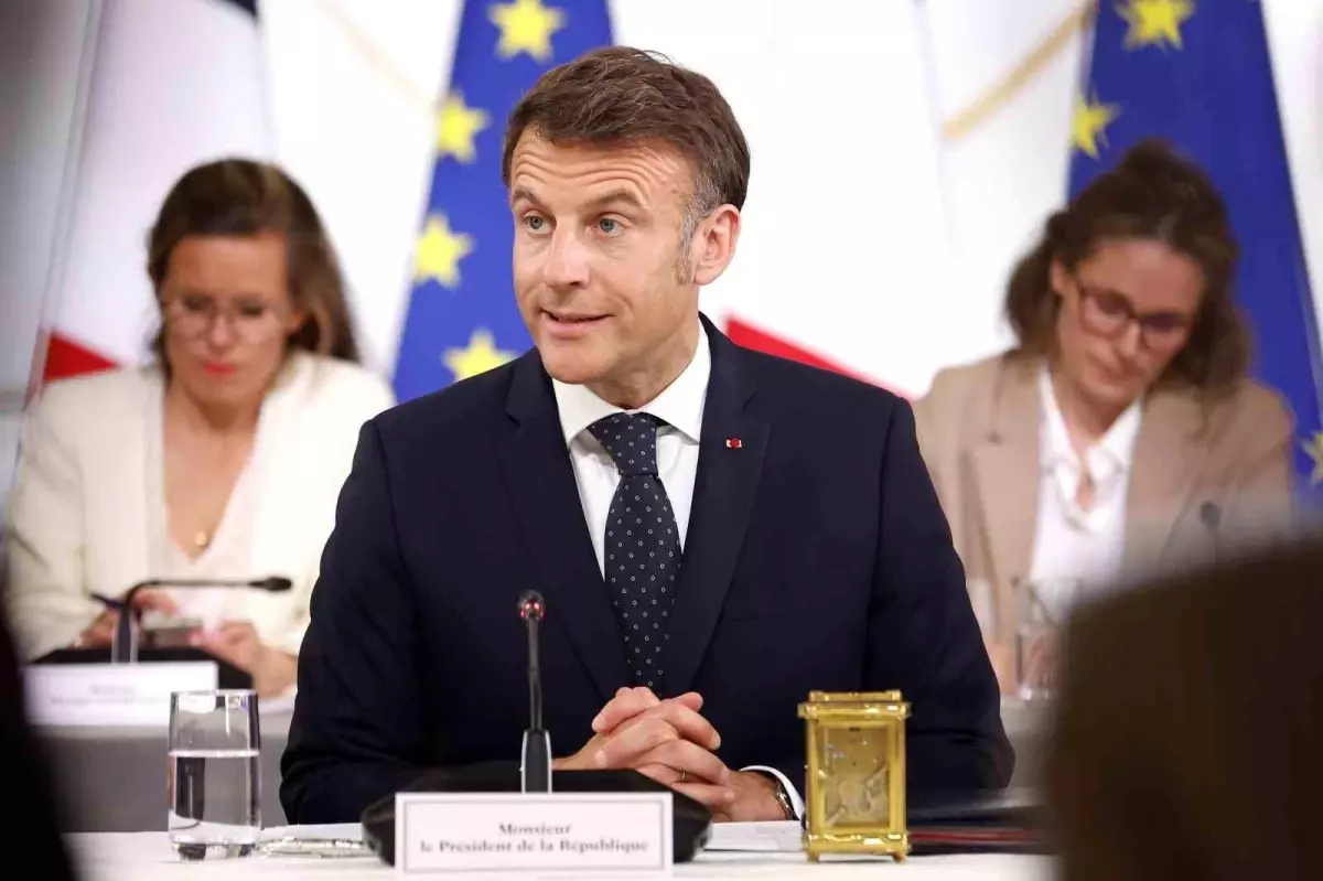 Macron'dan Trump'a Gümrük Vergisi Tepkisi: 'Zayıf ve Fakir Hale Gelecekler'