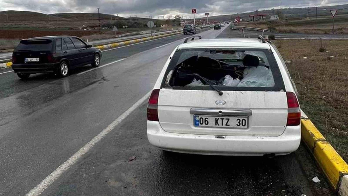 Kırıkkale'de Yağış Nedeniyle Zincirleme Kaza: 3 Yaralı