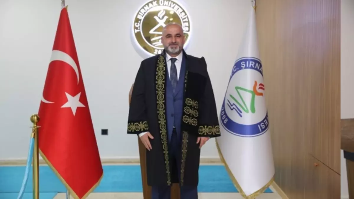 Adıyamanlı Akademisyen Prof. Dr. Fevzi Rençber, Profesörlük Cübbesini Giydi