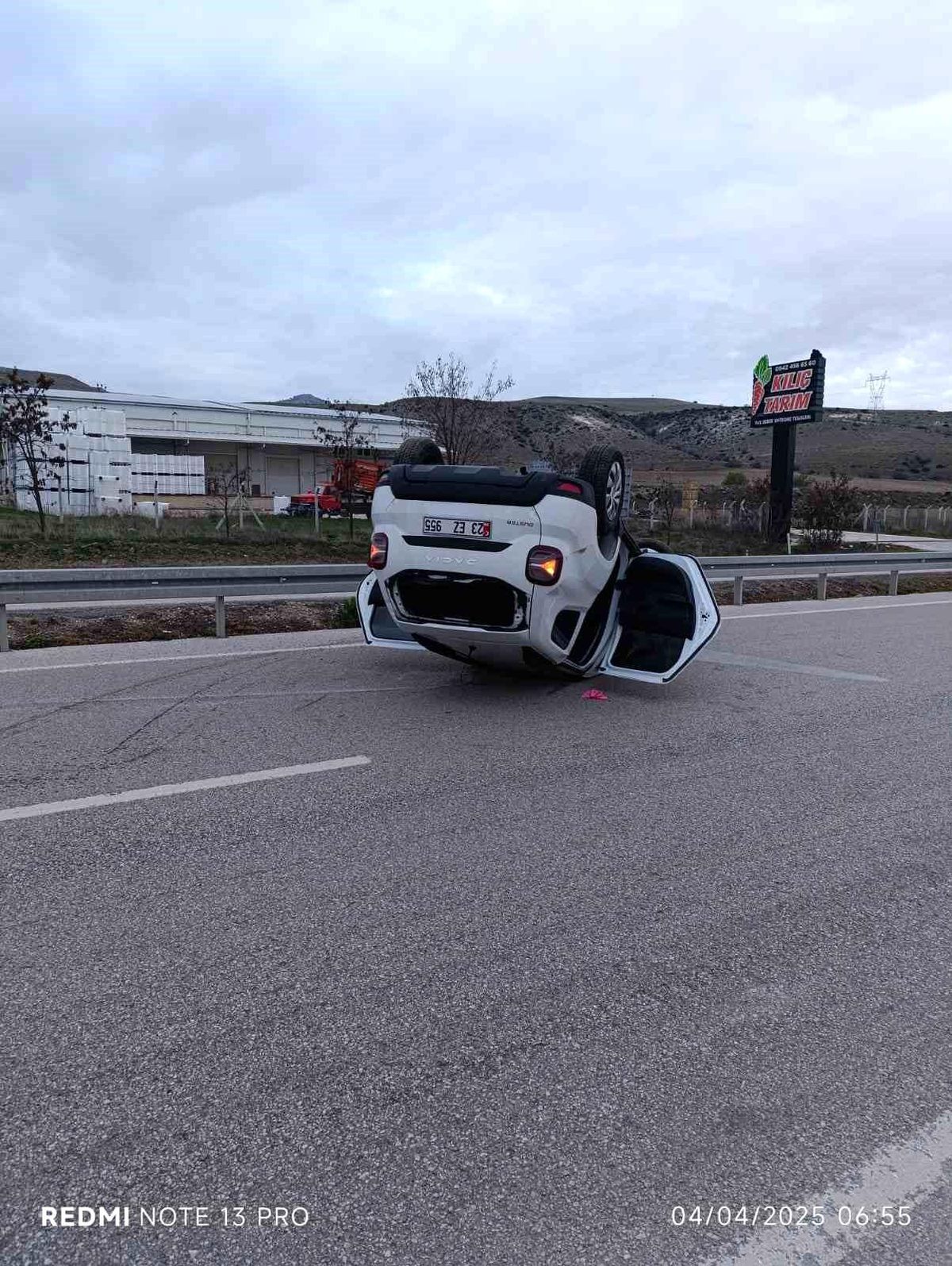 Ankara'da Kontrolden Çıkan Otomobil Takla Attı: 3 Yaralı