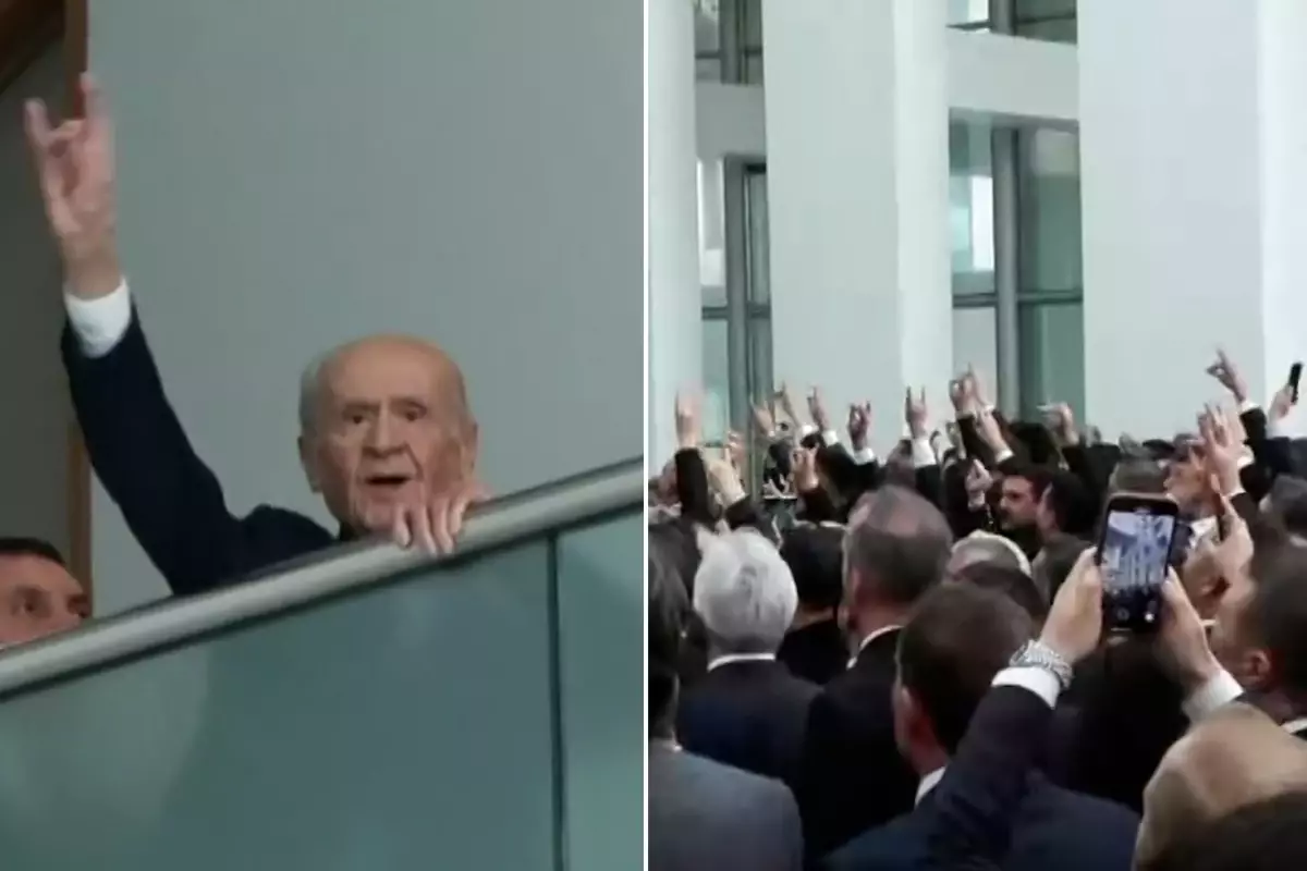 Bahçeli, Genel Merkez'de! Partililere 'Bozkurt' selamıyla karşılık verdi