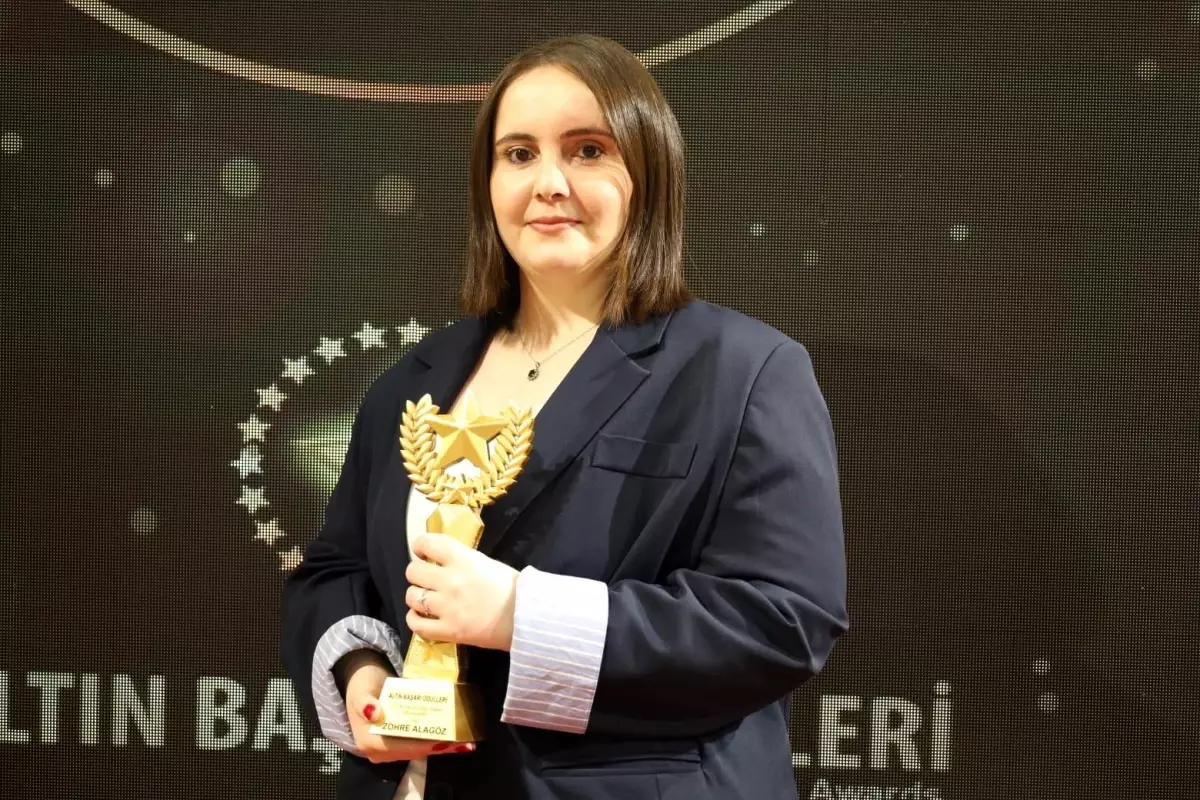 İHA Muhabiri Zöhre Alagöz'e 'Yılın En İyi Savunma Muhabiri' ödülü
