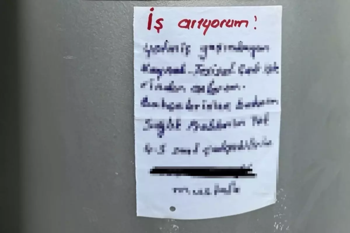 İstanbul'un göbeğinde asılan ilan yürek burktu