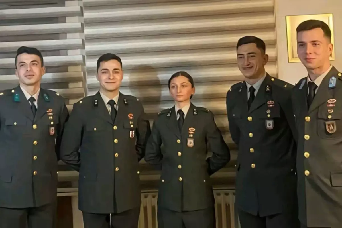 İhraç edilen teğmenler davaları kazanamazsa 500 bin lira tazminat ödeyecek