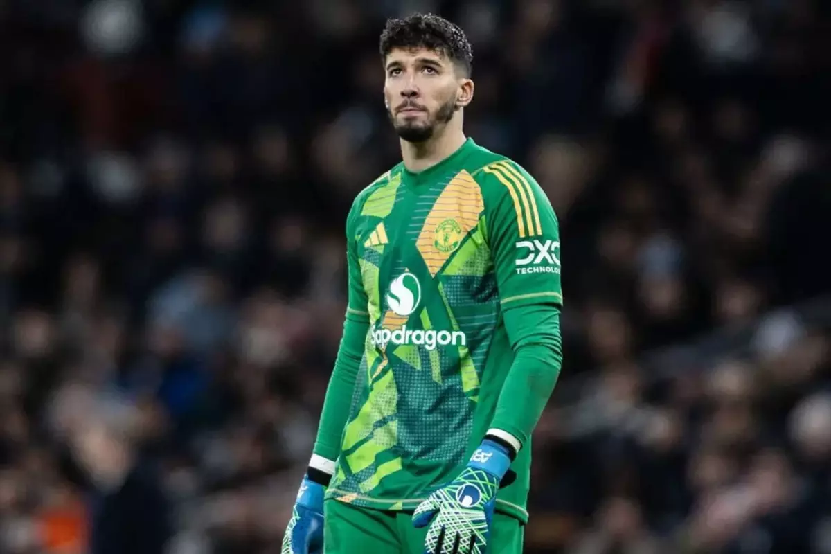 Manchester United'dan Altay Bayındır'ı yıkan hamle
