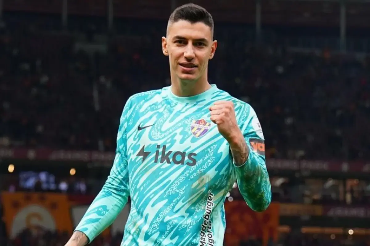 Premier Lig ekibi Berke Özer'e kancayı attı