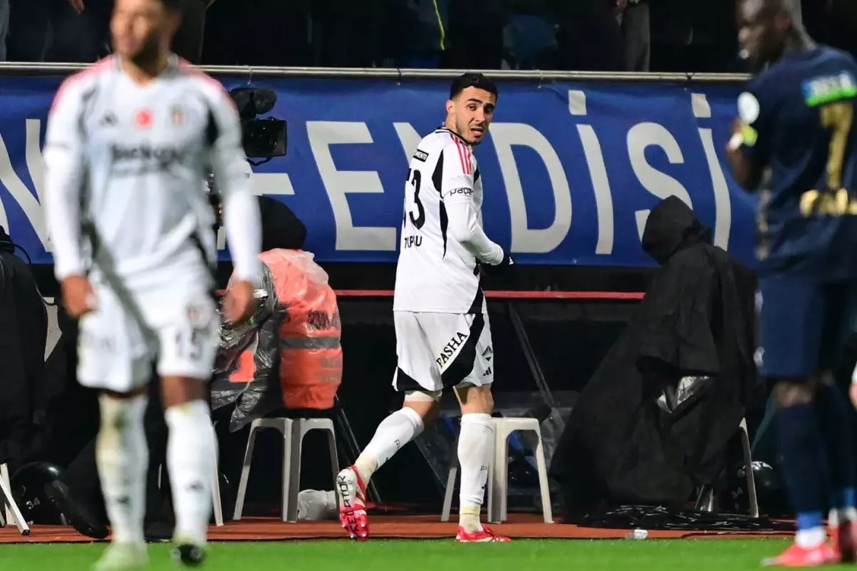 Beşiktaş'a Emirhan Topçu'dan kötü haber