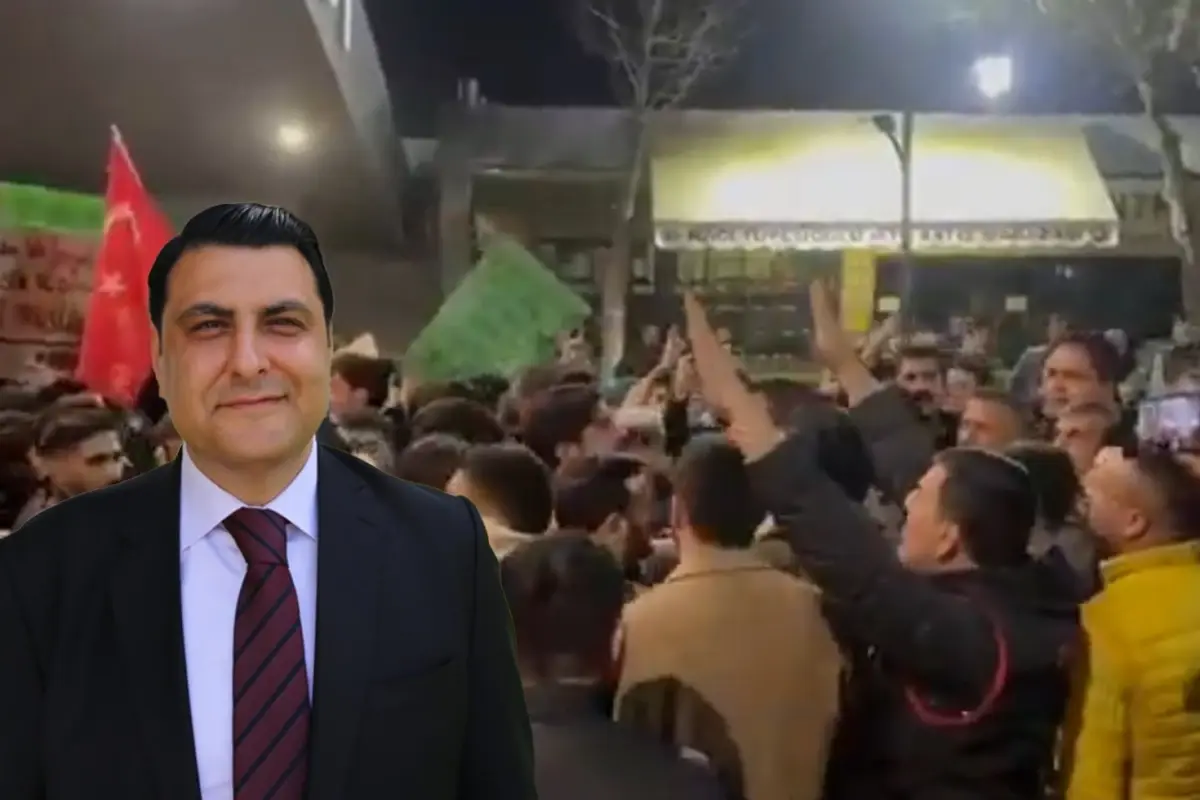 CHP'li belediye başkanı istifa etti, halk sokağa döküldü: Yazıklar olsun