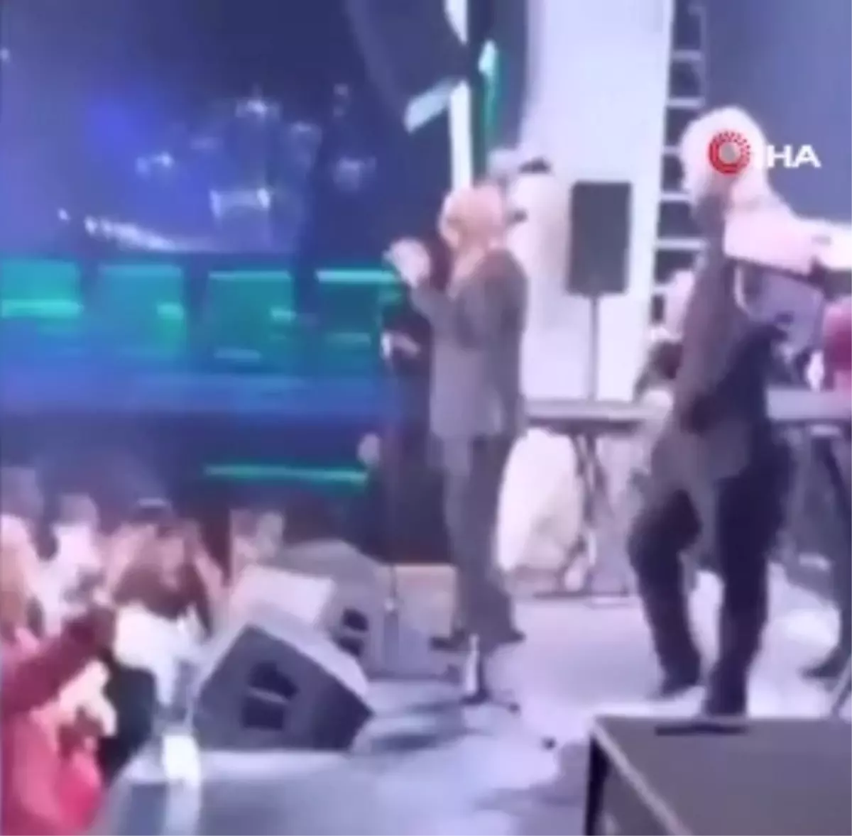 Dominik Cumhuriyeti'nde gece kulübünün çatısı çöktü! 15 kişinin öldüğü facia anı kamerada