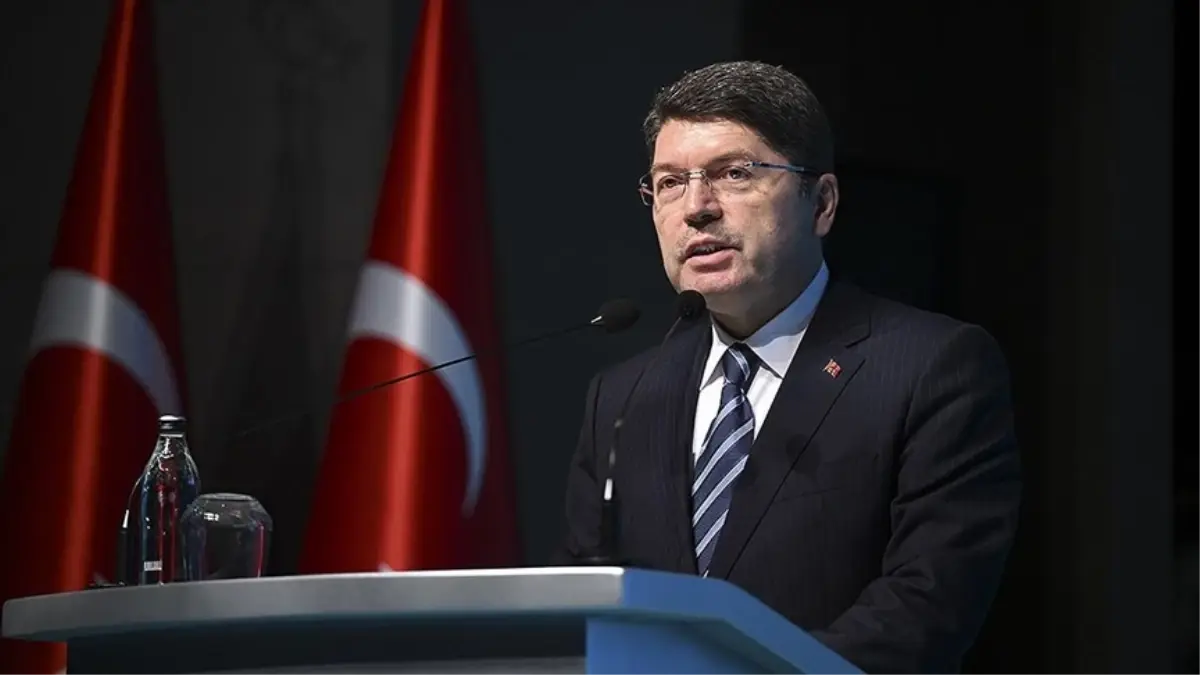 Bakan Tunç'tan İBB eylemlerindeki tutuklamalara ilişkin flaş açıklama: Davalar açıldı