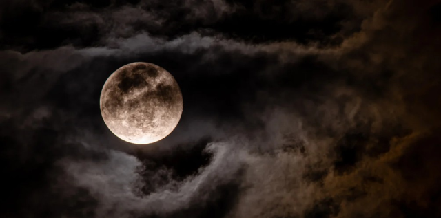 Dolunay insan psikolojisini nasıl etkiliyor? 2025 Nisan dolunayı hangi burcu nasıl etkileyecek?